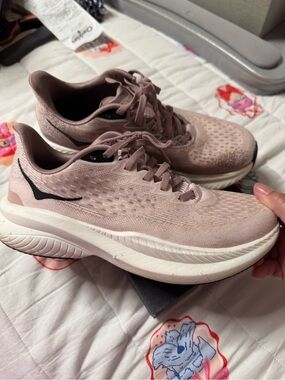 Hoka Women's Running Shoes - Dusty Pink